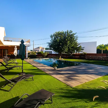 Dajoya- Luxury Paradise & Infinite Pool בית נופש אלמנסיל